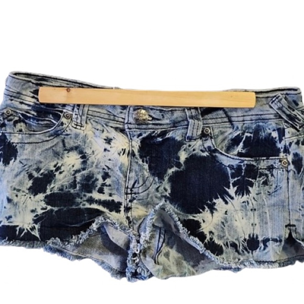 Size 9 Stylish Tie-Dye Denim Shorts